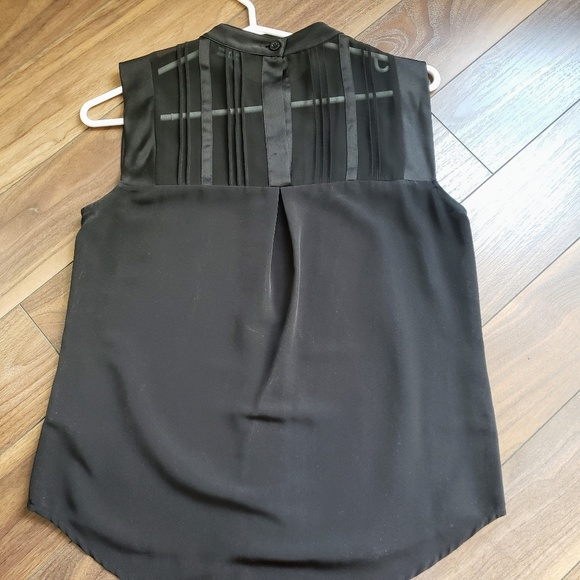 Guess by Marciano "Evie" Pleated Top - Picture 3 of 6